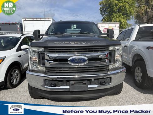 Used 2018 Ford F250 XL w/ STX Appearance Package AWD/4WD image 1