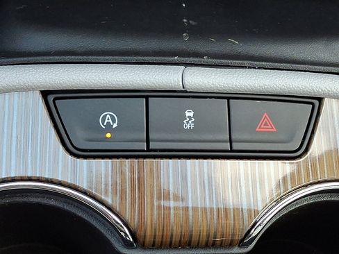 Used 2023 GMC Acadia SLE w/ Driver Convenience Package image 23