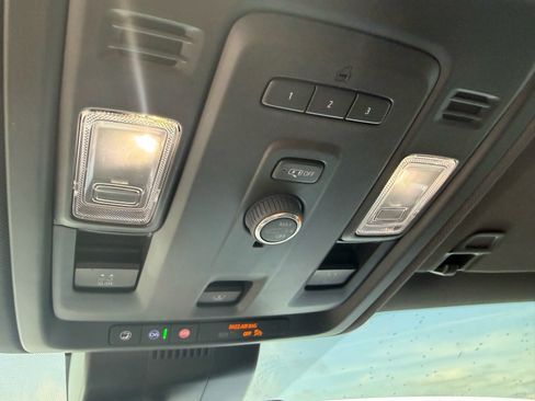 Used 2023 Chevrolet Tahoe Z71 AWD/4WD image 32