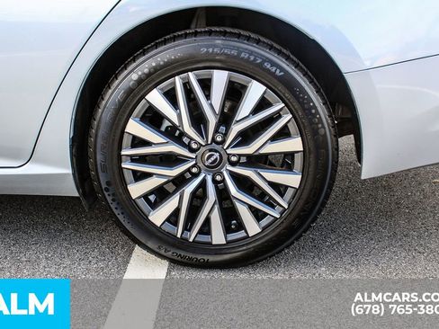 Used 2024 Nissan Altima 2.5 SV image 16