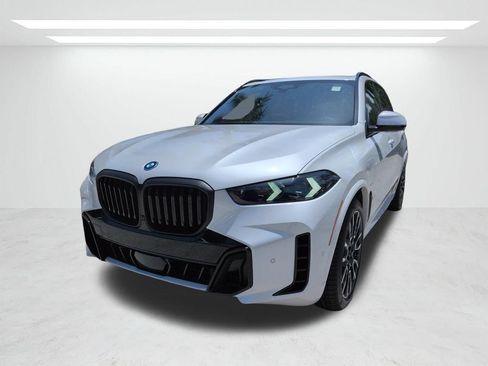 New 2026 BMW X5 xDrive50e w/ Executive Package AWD/4WD image 8