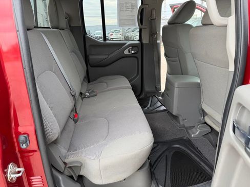 Used 2019 Nissan Frontier SV AWD/4WD image 17