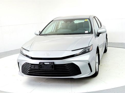 Used 2026 Toyota Camry LE image 8