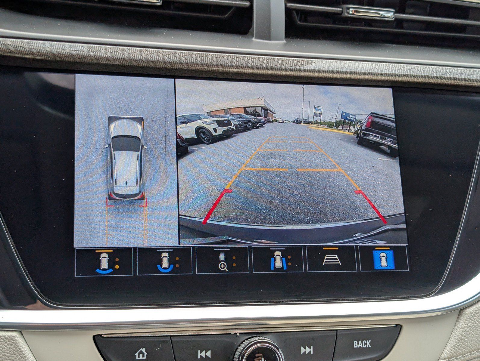 Used 2022 Buick Encore GX Essence w/ Advanced Technology Package AWD/4WD image 31