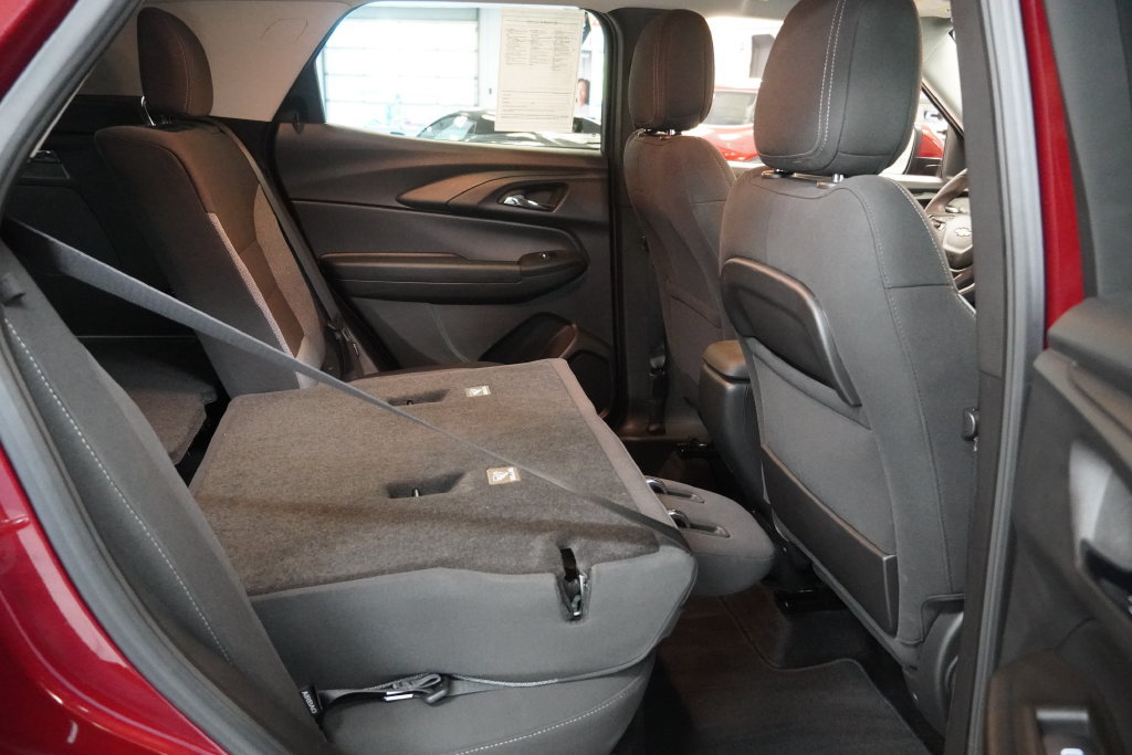 Used 2022 Chevrolet TrailBlazer LT w/ Convenience Package FWD image 31