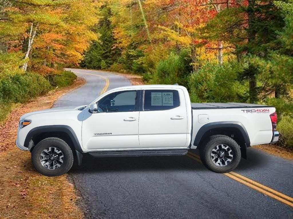 Used 2018 Toyota Tacoma TRD Off-Road AWD/4WD image 7