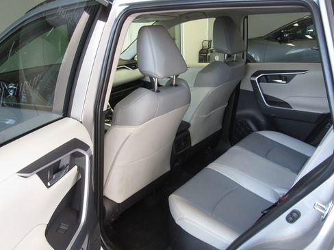 Used 2025 Toyota RAV4 XLE Premium image 15