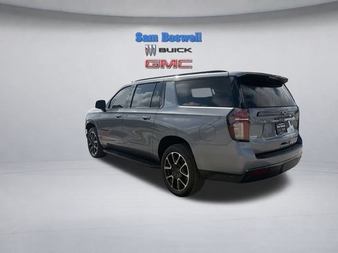 Used 2022 Chevrolet Suburban RST w/ Luxury Package AWD/4WD image 7