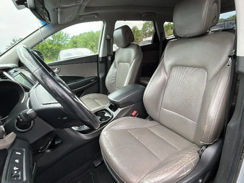 Used 2015 Hyundai Santa Fe Limited w/ Option Group 04 FWD image 6