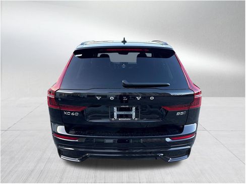 New 2026 Volvo XC60 B5 Core AWD/4WD image 5