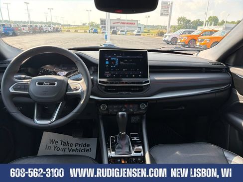Used 2025 Jeep Compass Trailhawk AWD/4WD image 12