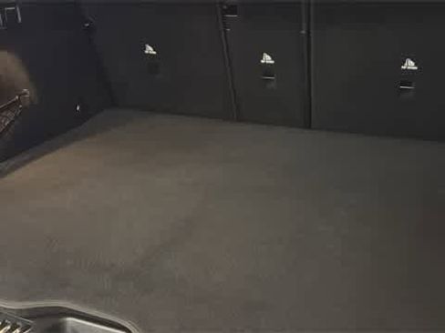 Used 2026 Mercedes-Benz GLC 300 4MATIC image 33