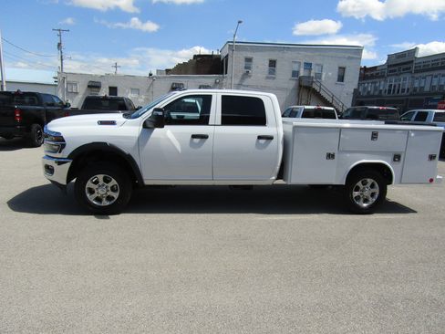 New 2026 RAM 3500 Tradesman AWD/4WD image 6