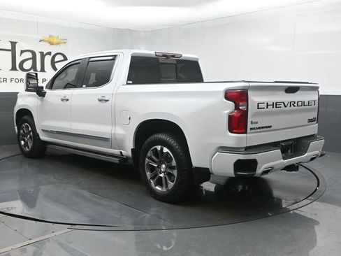 Used 2023 Chevrolet Silverado 1500 High Country w/ Technology Package AWD/4WD image 36