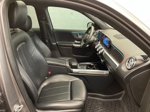 Used 2021 Mercedes-Benz GLB 250 4MATIC image 23