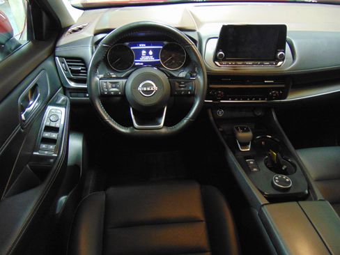 Used 2023 Nissan Rogue SV AWD/4WD image 12