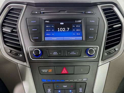 Used 2017 Hyundai Santa Fe Sport image 17