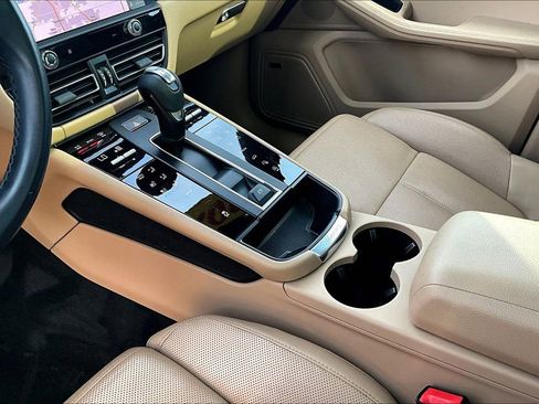 Used 2022 Porsche Macan image 21