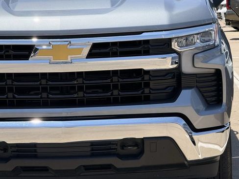Used 2024 Chevrolet Silverado 1500 LT AWD/4WD image 9