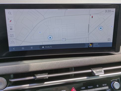 Certified 2025 Hyundai Tucson Limited FWD image 18