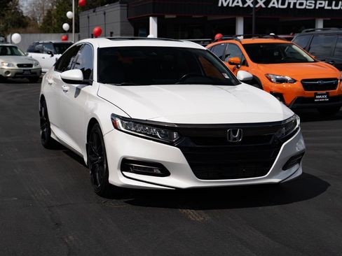 Used 2020 Honda Accord Sport image 2