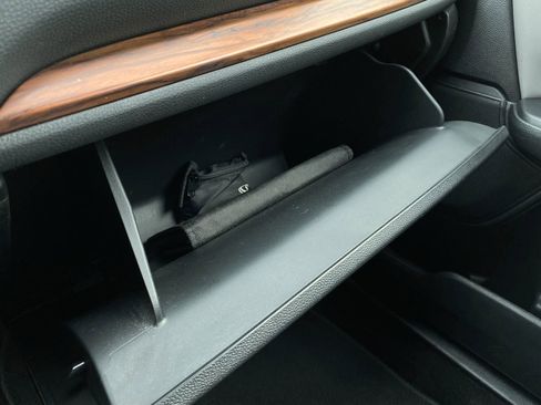 Used 2018 Honda CR-V Touring image 18