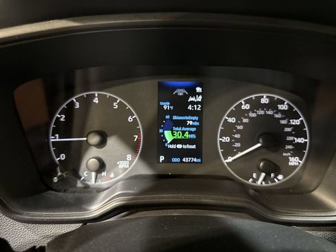 Used 2024 Toyota Corolla LE FWD image 10