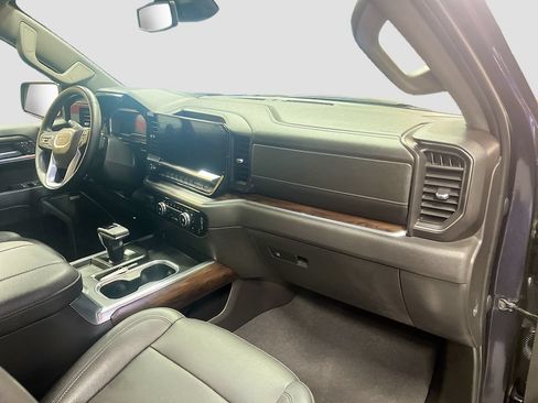 Used 2023 GMC Sierra 1500 SLT w/ SLT Premium Package AWD/4WD image 30