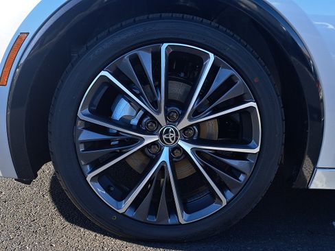 New 2026 Toyota Prius XLE image 10