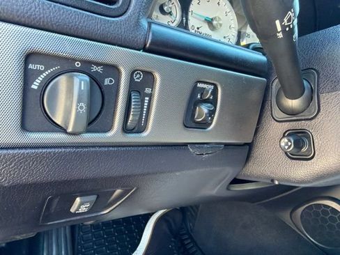 Used 2005 Ford Thunderbird RWD image 14