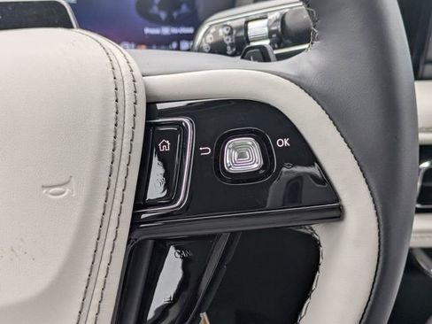 New 2026 Lincoln Aviator 2WD image 18