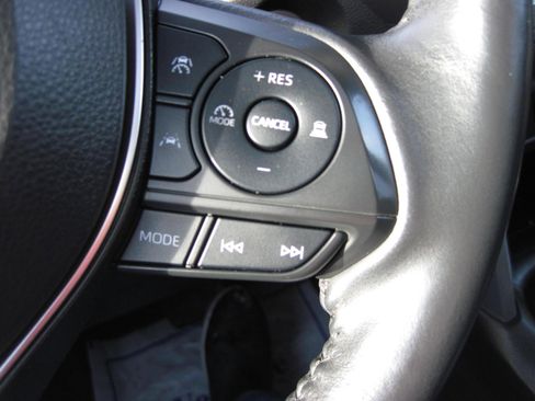 Used 2023 Toyota Corolla Cross LE w/ Moonroof Package image 15