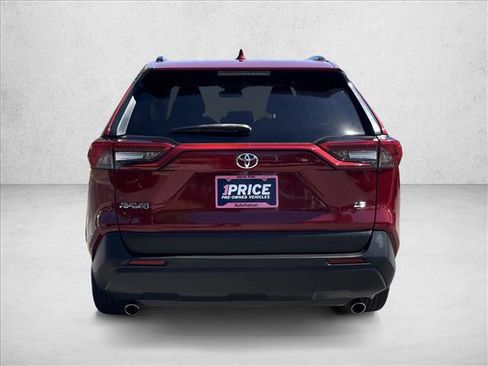 Used 2019 Toyota RAV4 LE FWD image 6