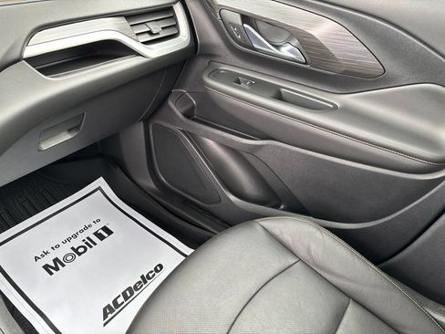 Used 2021 GMC Terrain SLT w/ LPO, Floor Liner Package AWD/4WD image 28