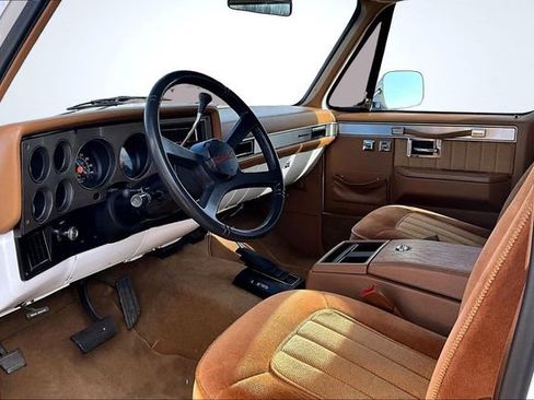 Used 1990 Chevrolet Blazer 4WD image 14