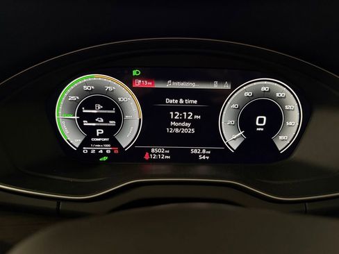 Used 2024 Audi Q5 e Premium Plus w/ Premium Plus Package image 10