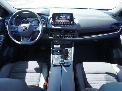 Certified 2025 Nissan Rogue SV AWD/4WD image 11