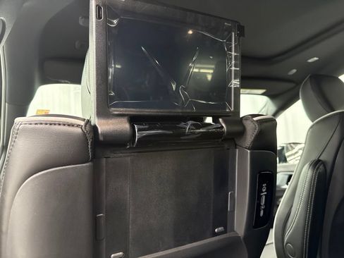 Used 2026 Chrysler Pacifica Limited w/ Uconnect Theater Family Group FWD image 13