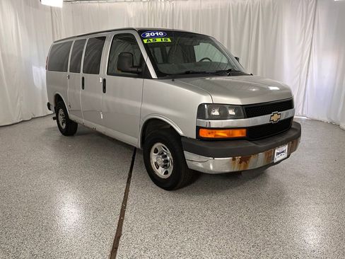 Used 2010 Chevrolet Express 2500 LT w/ LT Preferred Equipment Group RWD image 7