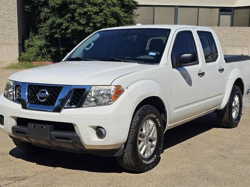 Used 2014 Nissan Frontier SV image 7