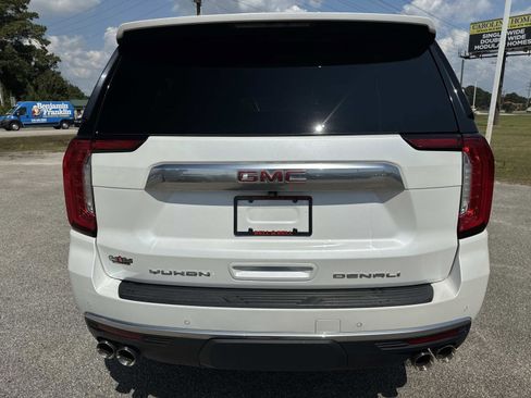 Used 2022 GMC Yukon XL Denali image 5