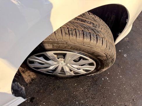 Used 2020 Toyota Camry LE image 38