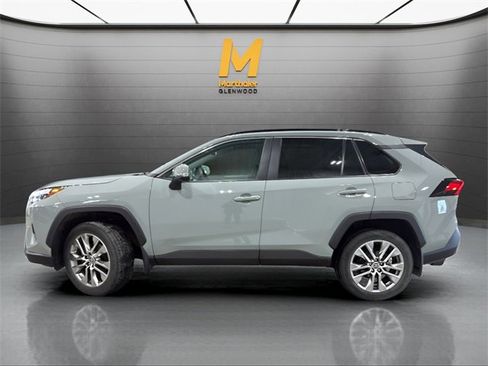 Used 2023 Toyota RAV4 XLE Premium image 6