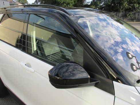 Used 2021 Land Rover Discovery Sport S image 18