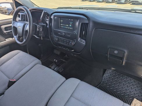 Used 2018 Chevrolet Silverado 1500 Custom w/ Custom Value Package AWD/4WD image 12