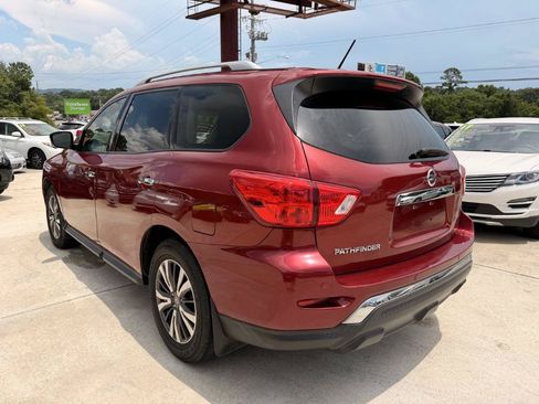 Used 2017 Nissan Pathfinder SL w/ Trailer Tow Package FWD image 9