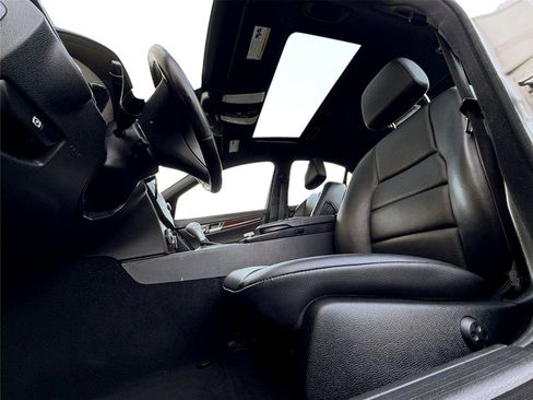 Used 2011 Mercedes-Benz C 300 Sedan image 14