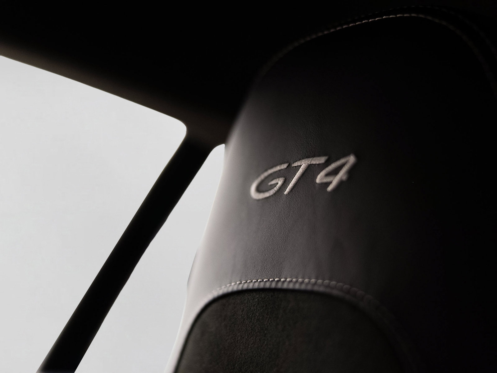 Used 2023 Porsche 718 Cayman GT4 RWD image 7