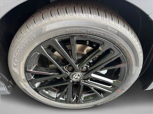 Used 2026 Toyota Camry SE FWD image 12