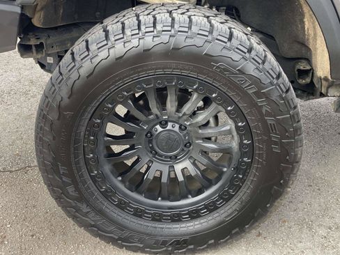 Used 2023 Ford Bronco Badlands image 14